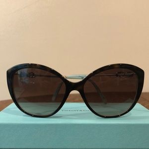 Tiffany & Co. Brown Gradient Lens Cat Eye Sunglasses